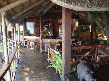 Drotsky's Cabins Shakawe, Ngamiland, Botswana: bar area