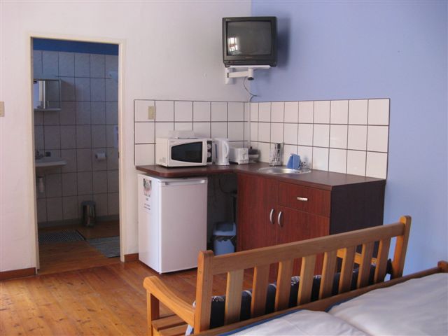 House Sandrose Luderitz, Namibia: Halifax kitchenette